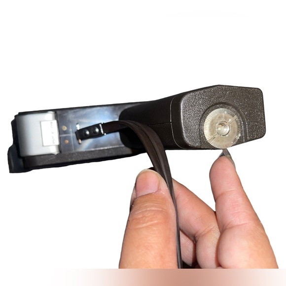 Vintage Bell & Howell 339 Autoload Focus-Matic 8mm Movie Camera + Original Case - Picture 5 of 11